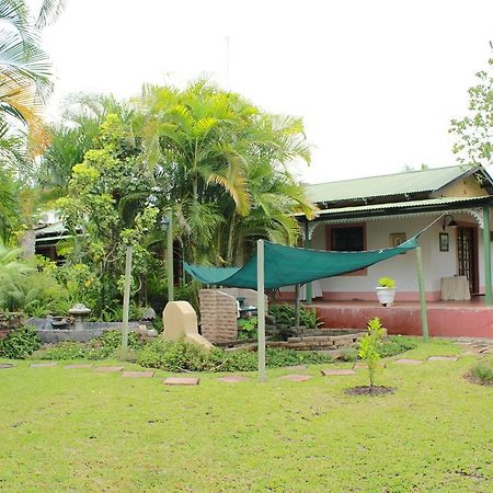 Lalamo Guesthouse พาลาบอร์วา ภายนอก รูปภาพ