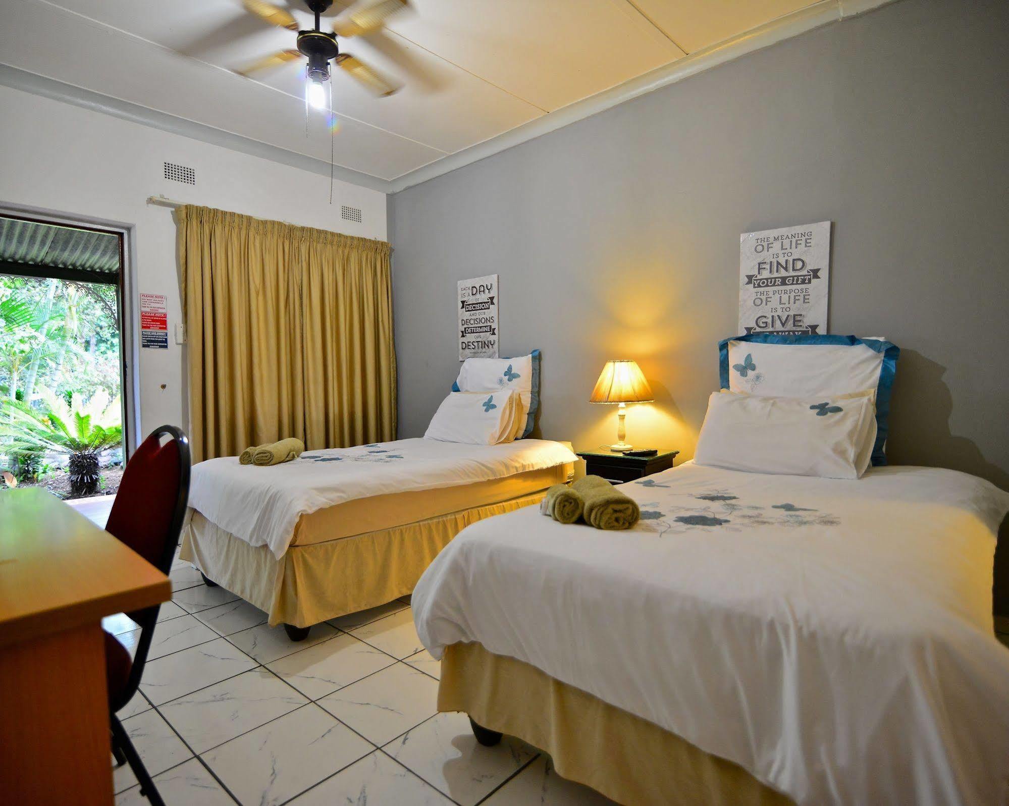 Lalamo Guesthouse พาลาบอร์วา ภายนอก รูปภาพ