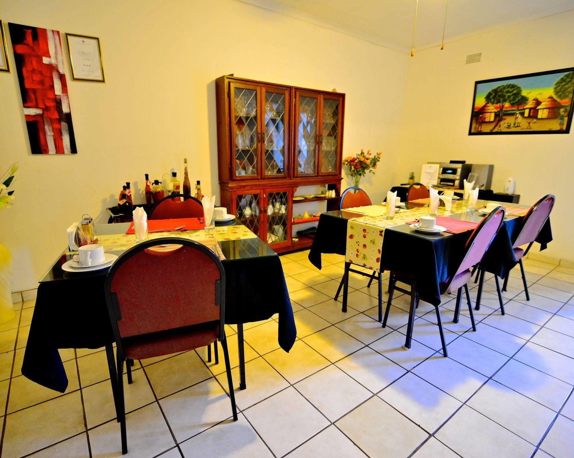 Lalamo Guesthouse พาลาบอร์วา ภายนอก รูปภาพ
