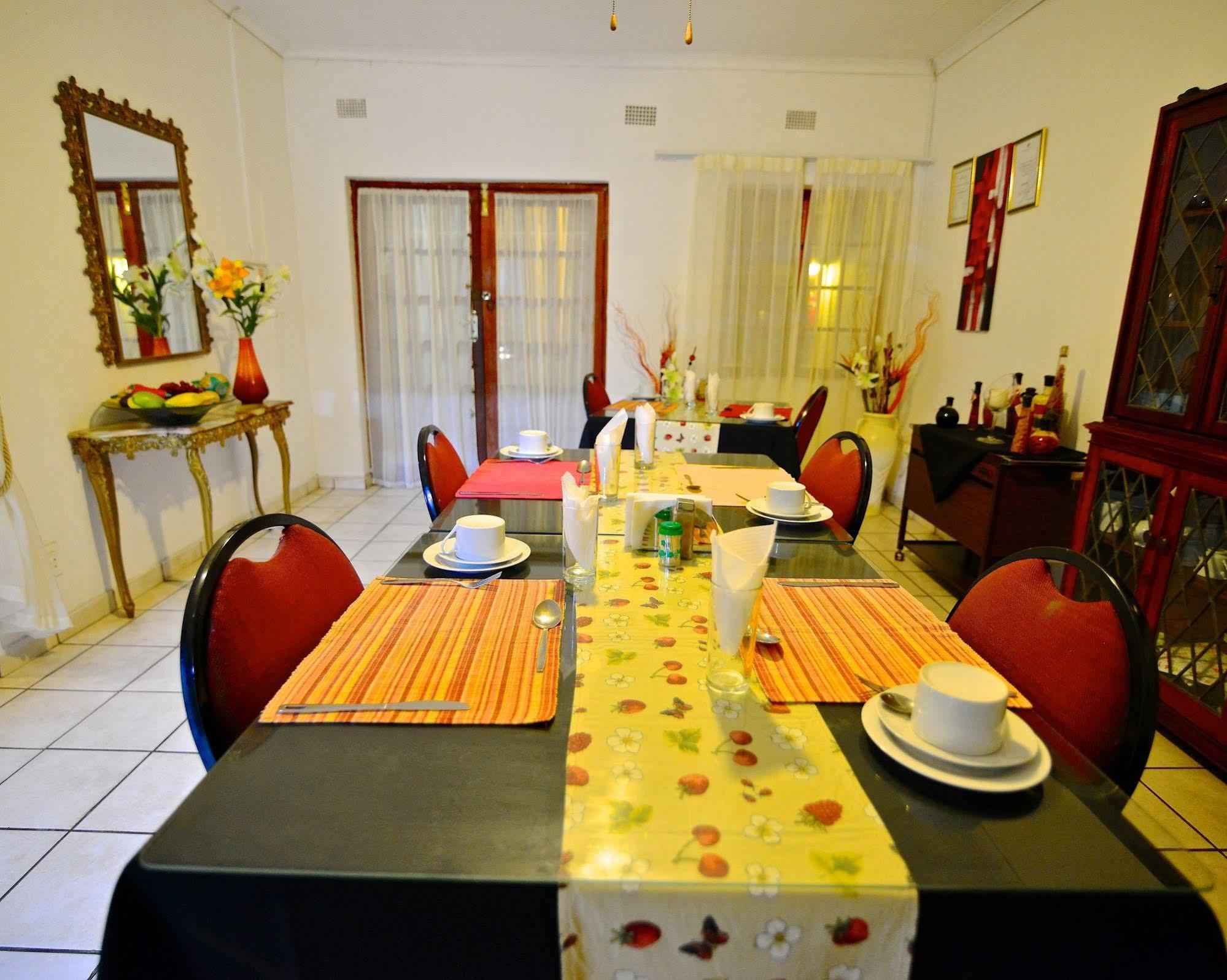 Lalamo Guesthouse พาลาบอร์วา ภายนอก รูปภาพ