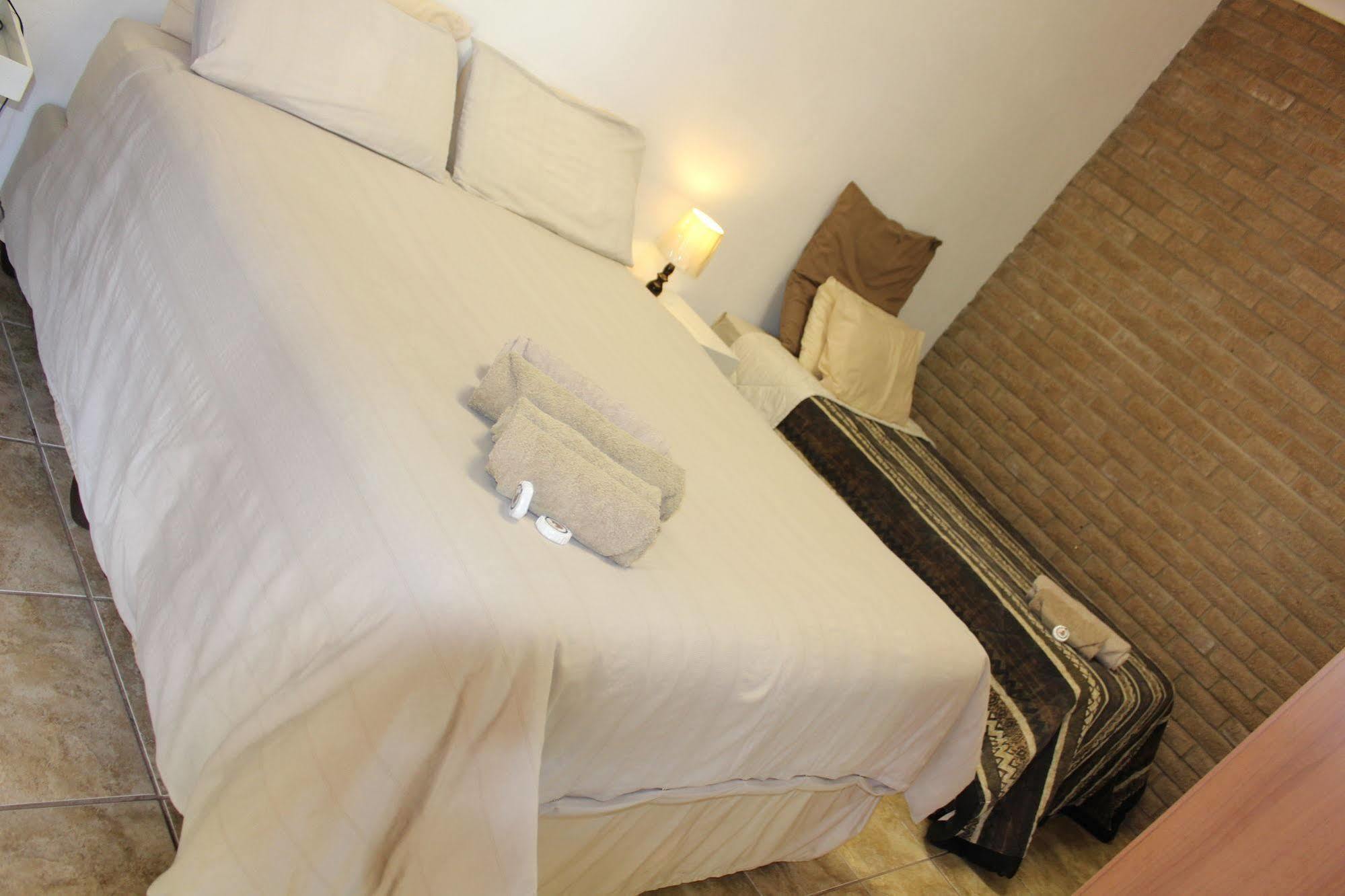 Lalamo Guesthouse พาลาบอร์วา ภายนอก รูปภาพ