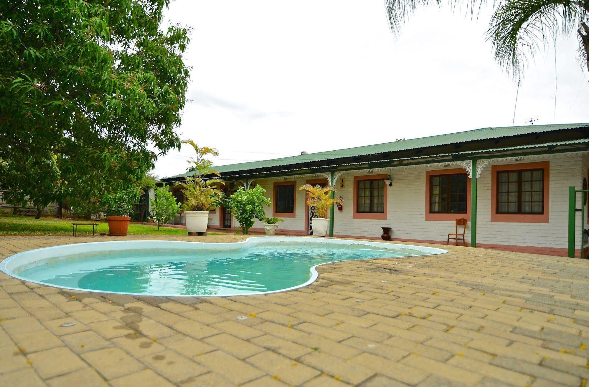 Lalamo Guesthouse พาลาบอร์วา ภายนอก รูปภาพ