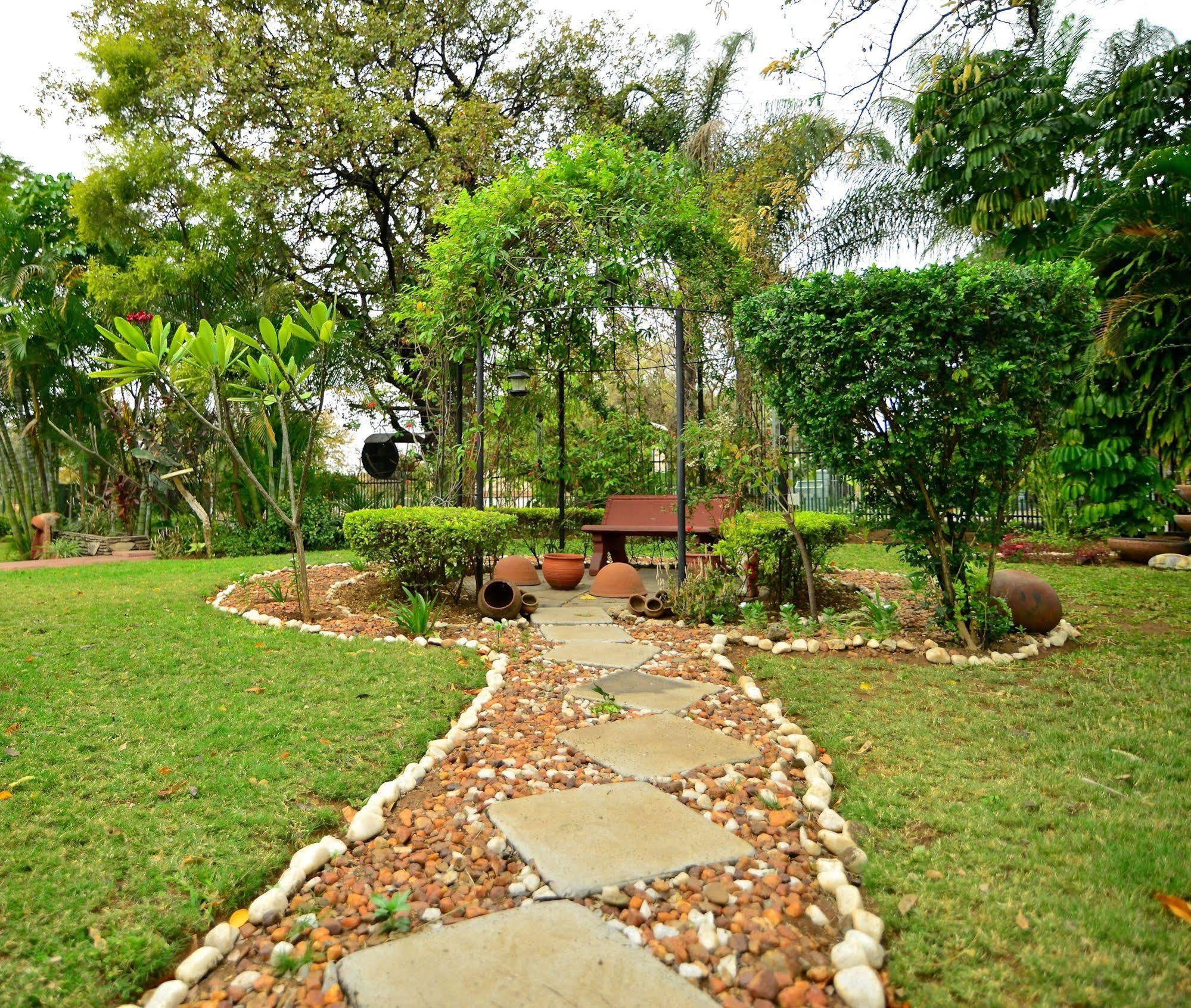 Lalamo Guesthouse พาลาบอร์วา ภายนอก รูปภาพ